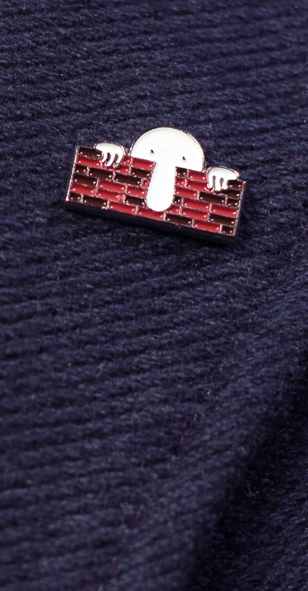 Unique enamel "Kilroy" lapel pin